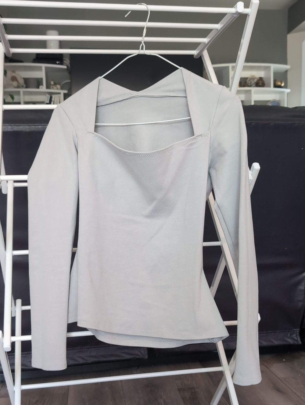 Women’s Light Gray Long-Sleeve Square Neck Top